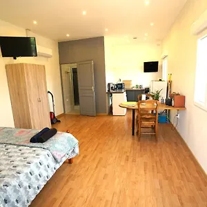 https://studio-indpendant-douceur-provenale.fr-provencehotel.com
