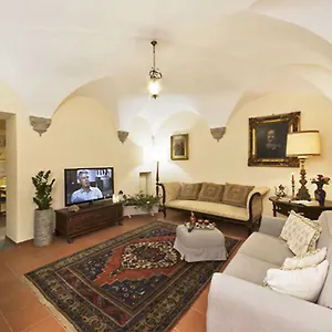 https://via-dei-fossi-apartment.it-tuscanyhotel.com